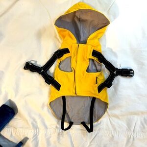 Dociote Hooded Waterproof Raincoat yellow w/ Lined Stripes| Size Medium | New